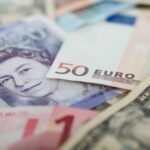 ¿Cuál es el proceso completo para convertir su dinero en otra moneda?